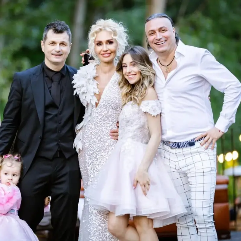 Бившата на Джуди Халваджиян се омъжи за хирург (СНИМКИ)