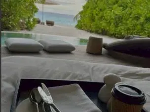 Бившата на Рачков с меден месец на Малдиви