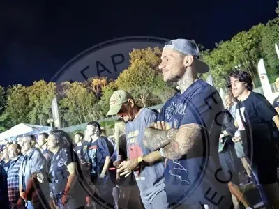 Братът на криптоизмамницата Ружа Игнатова куфее на "Мегадет" (СНИМКИ)