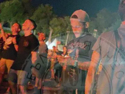 Братът на криптоизмамницата Ружа Игнатова куфее на "Мегадет" (СНИМКИ)