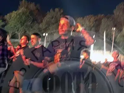 Братът на криптоизмамницата Ружа Игнатова куфее на "Мегадет" (СНИМКИ)