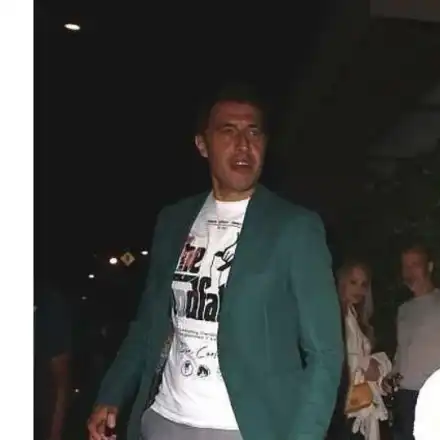 Българин брани Джей Ло от папараци