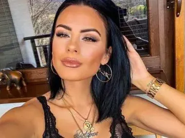 Цвети на Криско  яко се наблъска с филъри