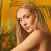 Дара Екимова чукна 22 и  се похвали с нов албум