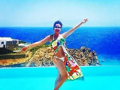 Дарина Павлова се пече в Mиконос