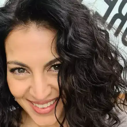 Деси Стоянова крие близнаците