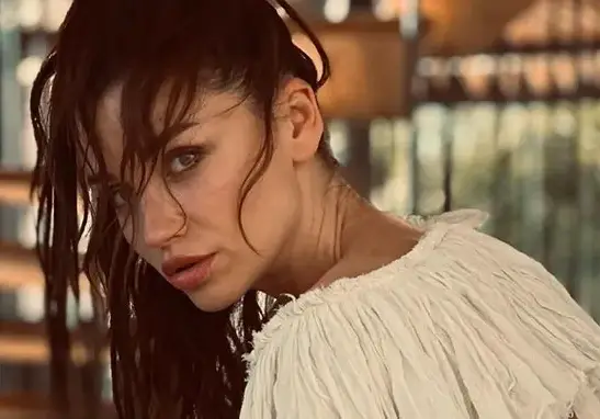 Диляна Попова никога не е спала с мъж за пари? (Имена от любовното й тефтерче)