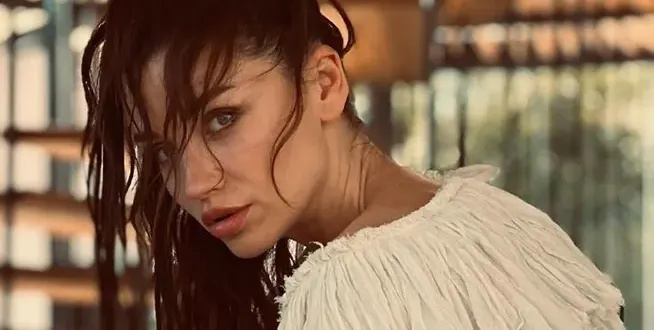 Диляна Попова никога не е спала с мъж за пари? (Имена от любовното й тефтерче)