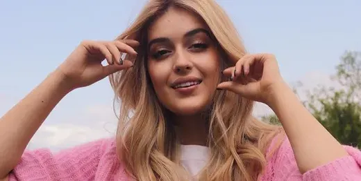 Дъщерята на Гала съвсем заприлича на майка си