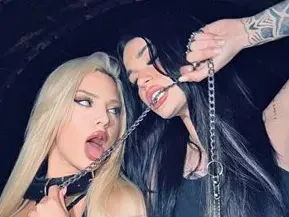 Ергенката Теа във фетиш шоу със звезда от мръснишките филми (Снимки)