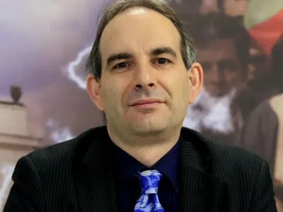 Евродепутатът Волгин ще лапва 27 пенсии наведнъж