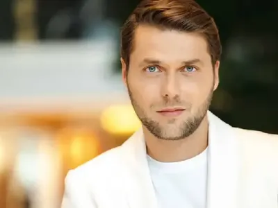 ФАЛШИВ ГЕРОЙ: „Ергенът” Алек изобщо не е милионер, върти фалирала фирма