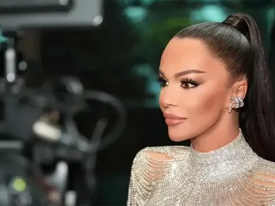 Галена помага на безпомощно куче