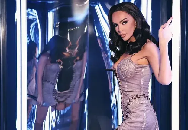 Галена пръска луди пари за маркови тоалети и аксесоари