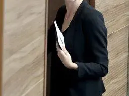 Горещи мацки превзеха парламента (СНИМКИ)