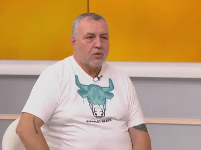 Христо Мутафчиев: Отидох да гласувам, за да мога после спокойно да ги псувам