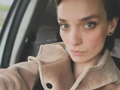 Ирена Милянкова лудо влюбена! Острига си косата заради нов любовник (СНИМКИ)