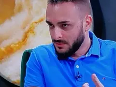 Криско чете по две  книги на месец, за да забогатее още