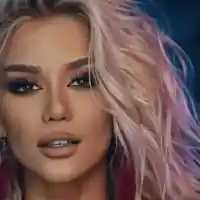 Лидия с ботуши на море