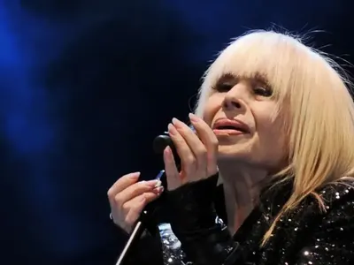 Лили е  СЪКРУШЕНА , загуби много близък човек (Снимки)