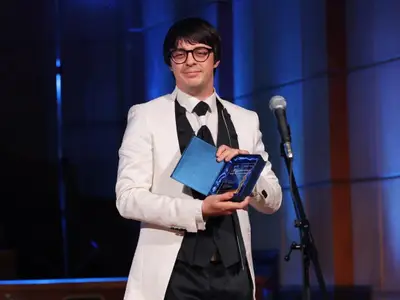 Лорд Евгени Минчев: Софка мяза на софа с този кафтан, Тони Димитрова в колекция „Меден рудник“? И още + СНИМКИ