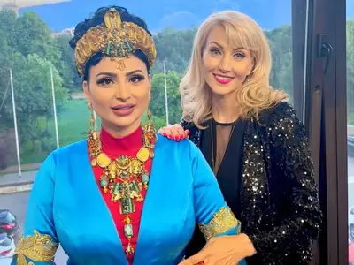 Лорд Евгени Минчев: Софка мяза на софа с този кафтан, Тони Димитрова в колекция „Меден рудник“? И още + СНИМКИ