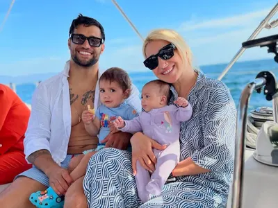 Лято е: Русата Златка  се пече на Халкидики, Диона на яхта, Антоанет Пепе на каравана у нас (Снимки)