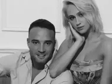 Мария Бакалова в скандал със секси сервитьорки