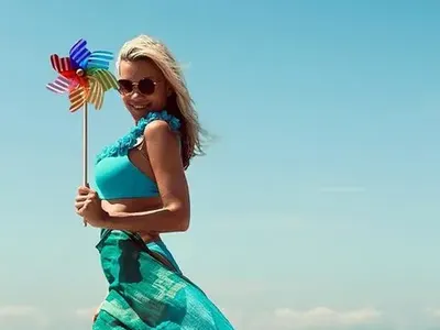 Мария Игнатова показа горещо тяло на плажа (Снимка)