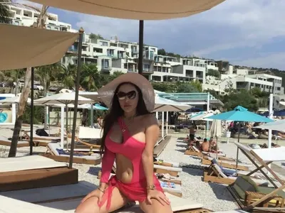 Миската Фифи Узунова е най-еротичната медицинска сестра (Шокиращи кадри)