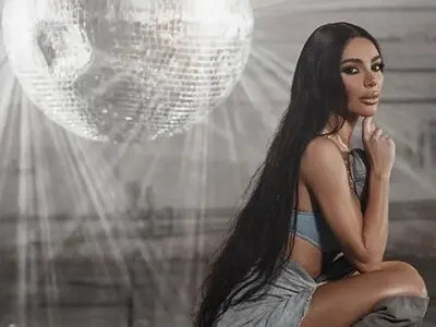 Мокра и гореща! Ергенката Джия мрази дрехите (Снимки)