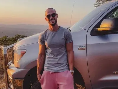 Наум Шопов се изхвърли - иска 90 бона за старата си кола