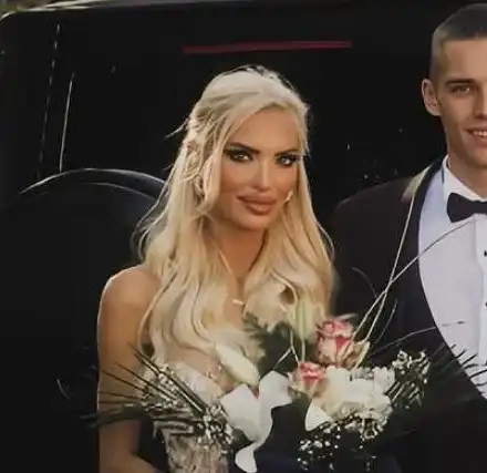 Не е ли малко странно? Анита на Рачков стана дама на бала на брат си (ФОТО)