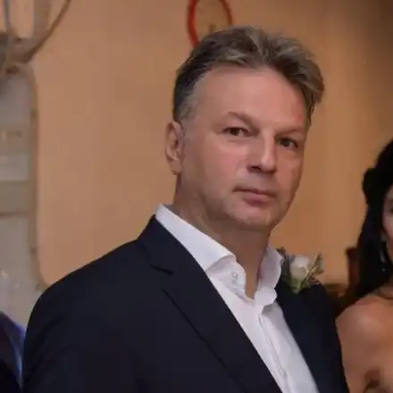 Николай Дойнов и жена му закъснели за собствената си сватба