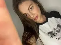 Пухкавата  годеница на Чоткин стана за смях с фотошоп СНИМКИ