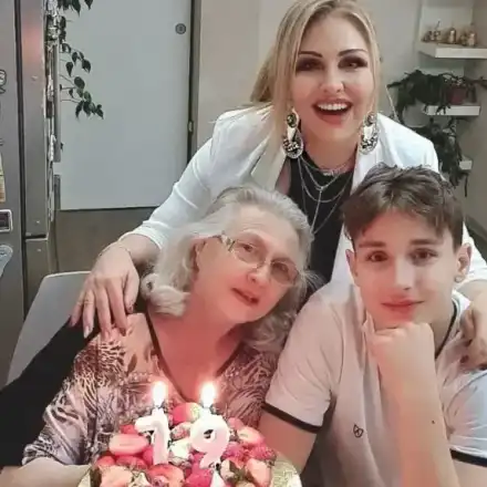 Рени живее в страх,  че и малкият й син ще избяга от нея