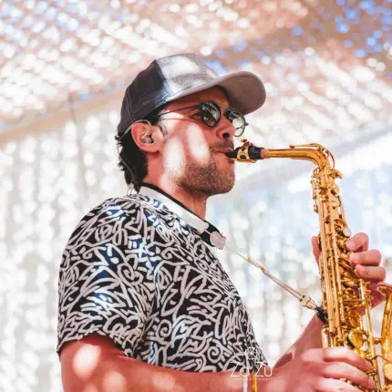 Саксофонист номер 1 в Европа идва в Слънчев бряг