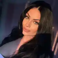 СЕЛФИ ФАЛ! Миска си отряза брадичката с фотошоп