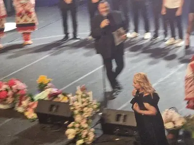 След 20 години отсъствие: Лия се завърна на сцената, дъщеря й я засенчи (СНИМКИ)