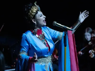 Софи Маринова пя и ля сълзи в Античния театър в Пловдив