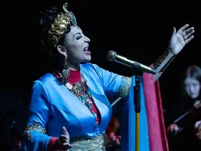 Софка с рокля на етиопска принцеса