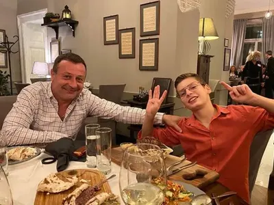 Стоичков и Евтим Милошев на абитуриентския бал на сина на Рачков