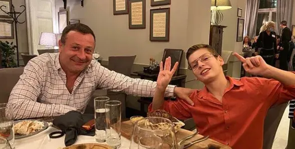 Стоичков и Евтим Милошев на абитуриентския бал на сина на Рачков