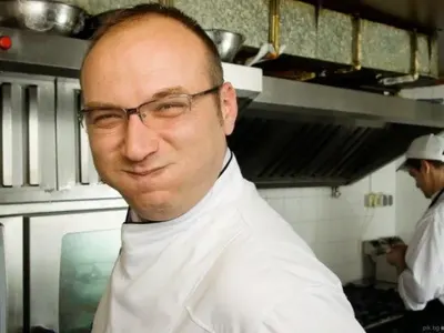 В Швейцария: Шеф Манчев хванал язва, щом разбрал, че уменията му в кухнята са кръгла нула