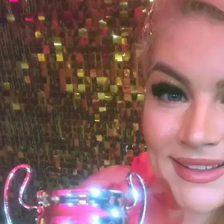 Високо отличие „Писател и Будител“ за Стояна Нацева и Академия Щастлив живот