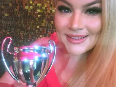 Високо отличие „Писател и Будител“ за Стояна Нацева и Академия Щастлив живот