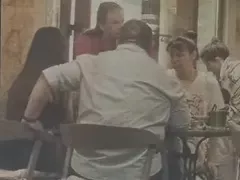 Жени Калканджиева пие, без да се напива (Папарашки снимки)