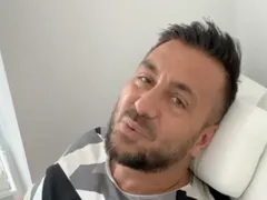 Константин го закъса със здравето, изгуби и гласа си