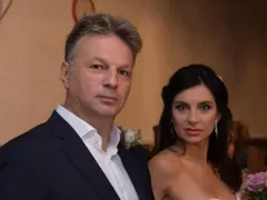 Николай Дойнов и жена му закъснели за собствената си сватба