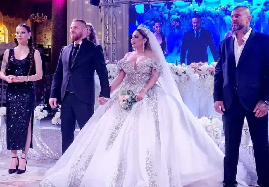 Роксана вдигна трета сватба с лихвар, роклята й тежи над 30 кг.